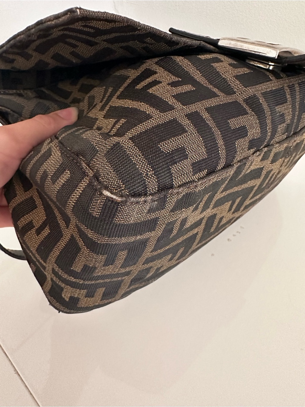 Fendi Black and Brown FF Logo Shoulder Bag - Picture 12 of 15